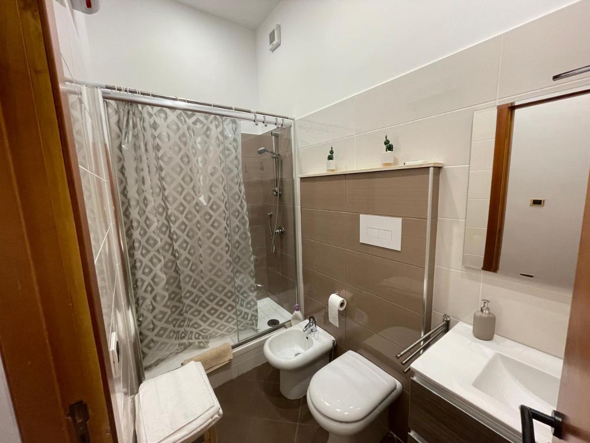 Ferienwohnung La Finestra Sul Corso Neapel Exterior foto