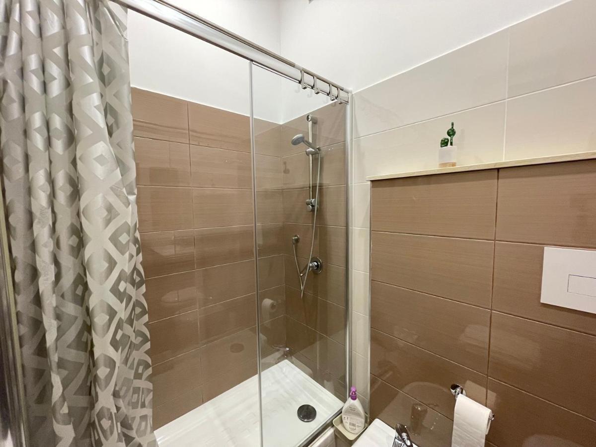 Ferienwohnung La Finestra Sul Corso Neapel Exterior foto